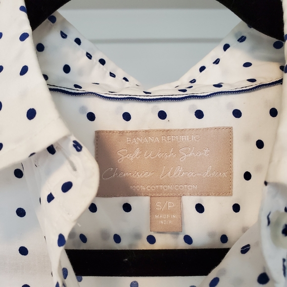 Banana Republic Soft Wash button up shirt - Picture 2 of 3